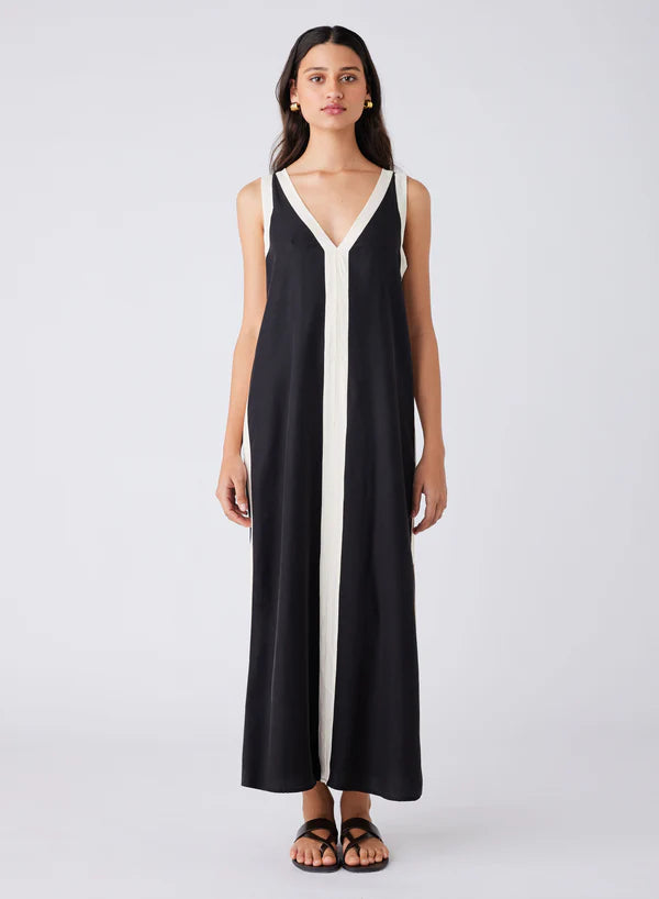 Monochrome Dress by Esmaee. 