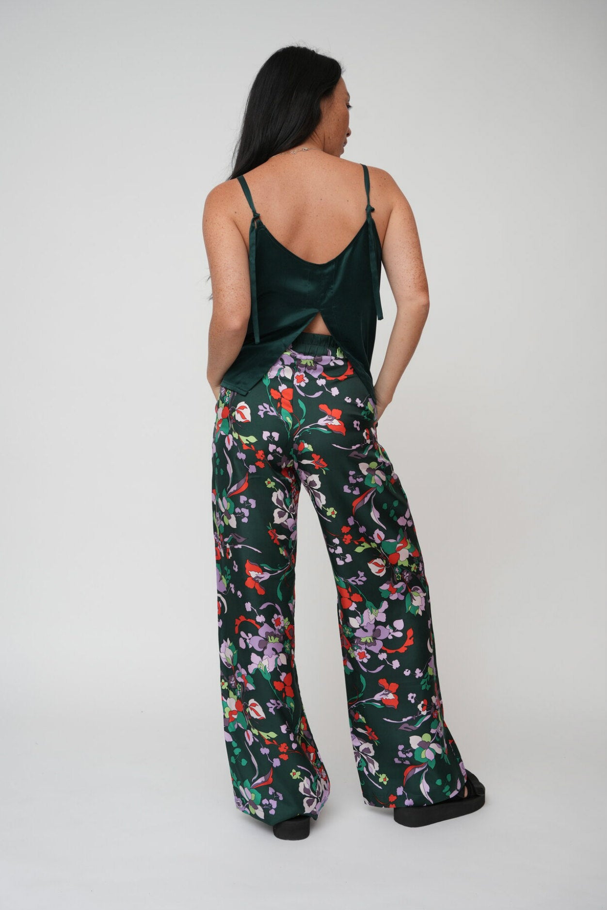 Flattering high waisted pants 