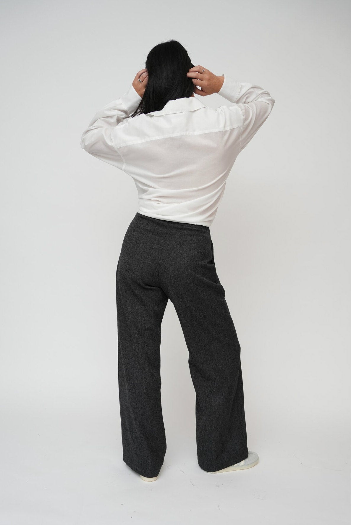 Flattering high waisted pants 