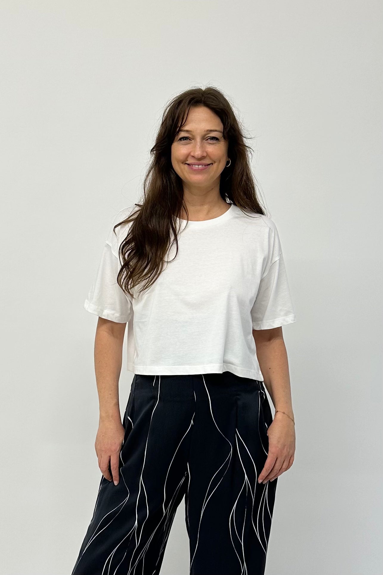 organic cotton white crop tee with half sleeve
