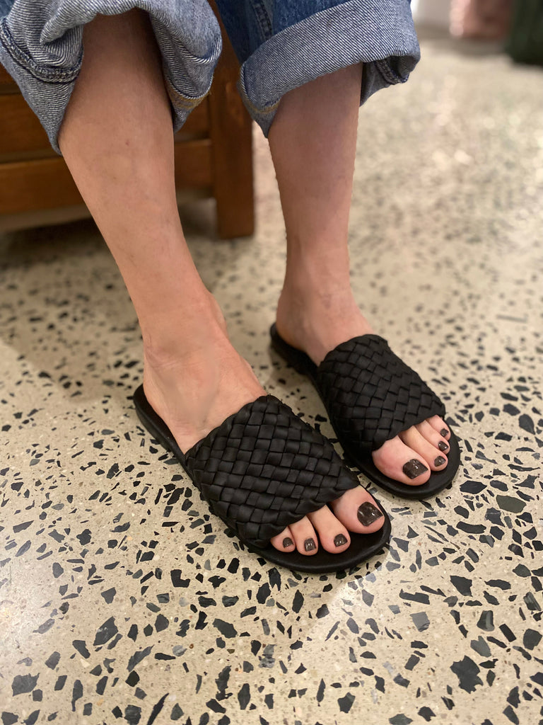 Black woven leather shoes